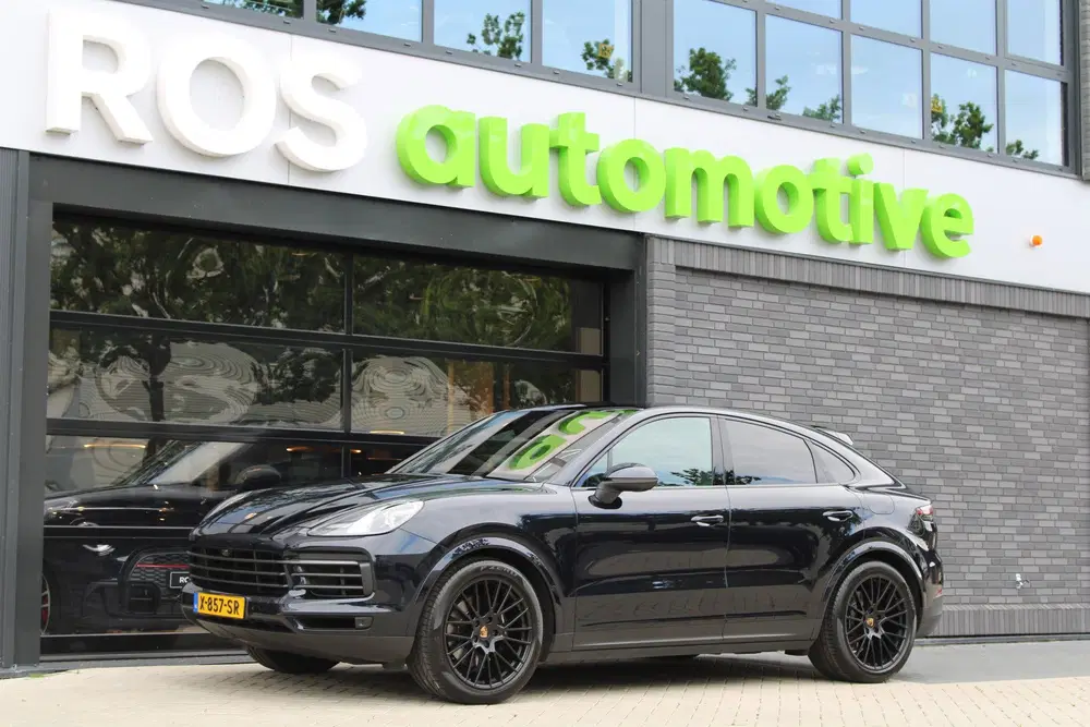 Porsche Cayenne Cayenne Coupé 3.0 E-Hybrid Platinum Editio uit 2022, foto 3