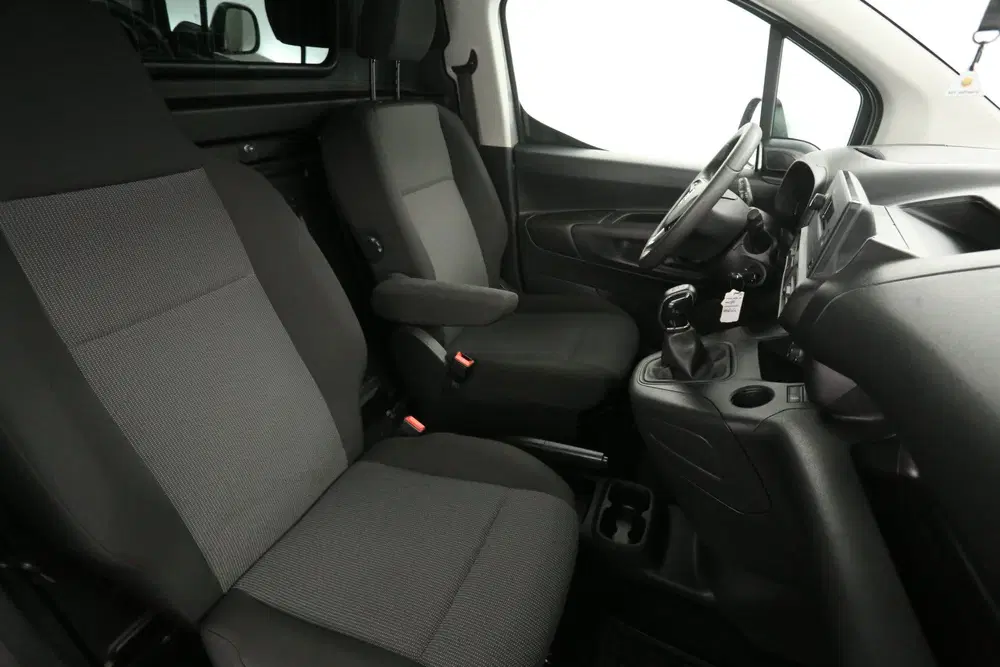 Opel Combo 1.5D Turbo uit 2021, foto 10
