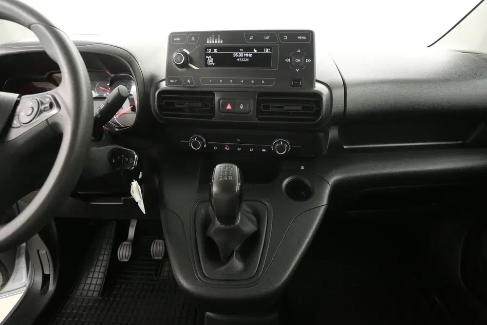 Opel Combo 1.5D Turbo uit 2021, foto 11