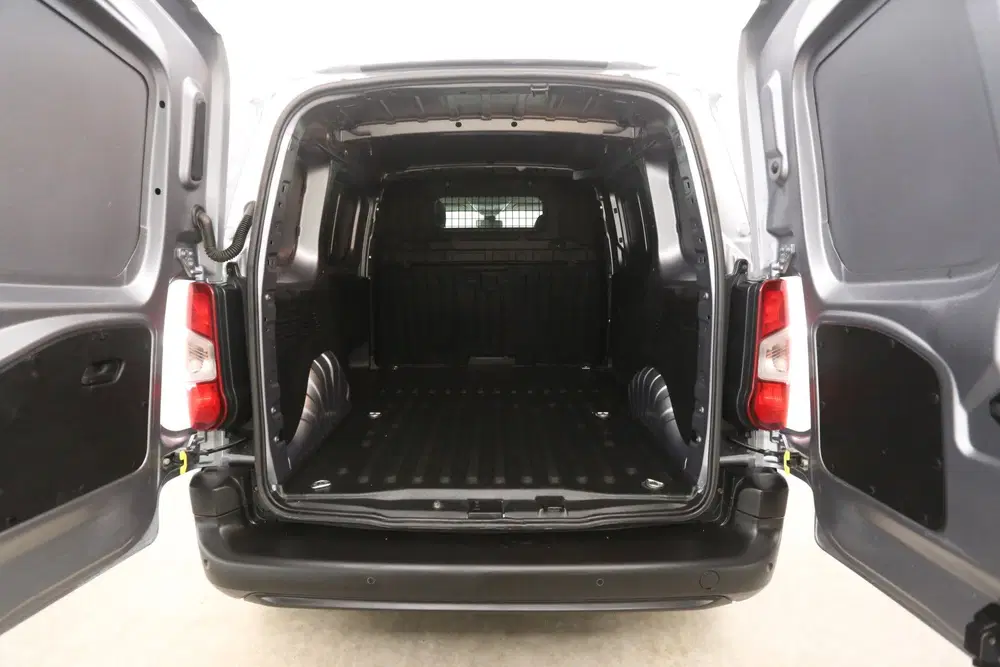 Opel Combo 1.5D Turbo uit 2021, foto 3