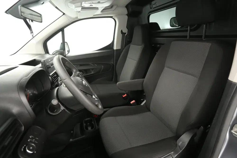 Opel Combo 1.5D Turbo uit 2021, foto 9