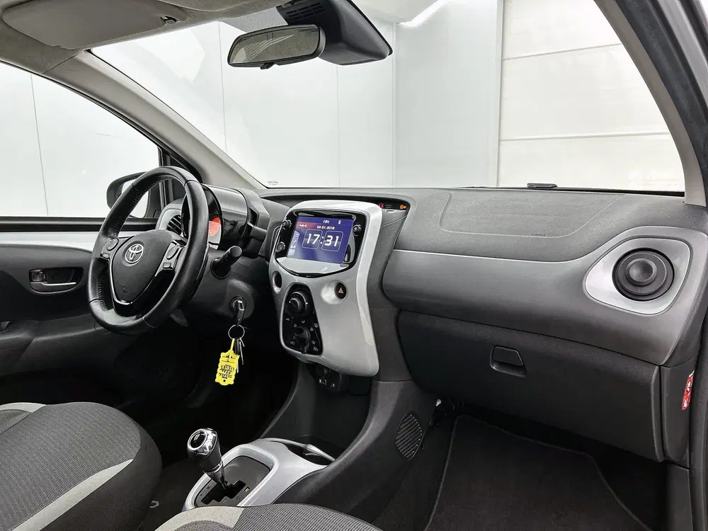Toyota Aygo 1.0 VVT-i x-joy Automaat uit 2021, foto 6