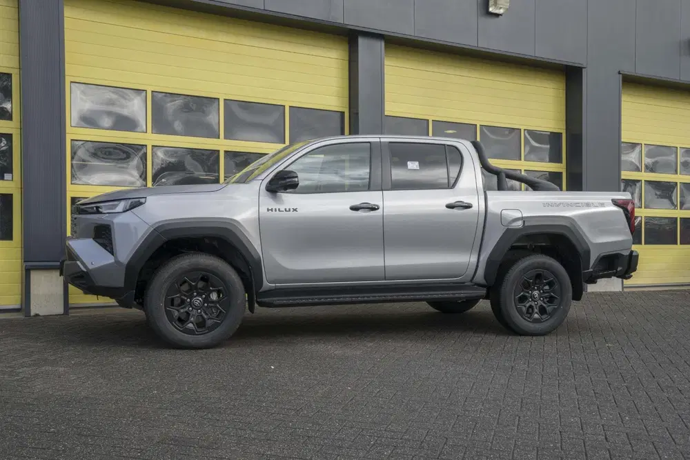 Toyota Hilux 2.8 D-4D Hybrid Invincible JBL Full Option uit 2026, foto 10