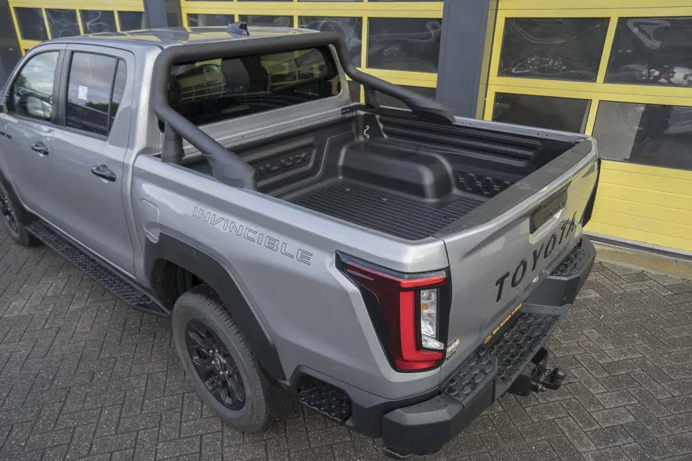 Toyota Hilux 2.8 D-4D Hybrid Invincible JBL Full Option uit 2026, foto 11