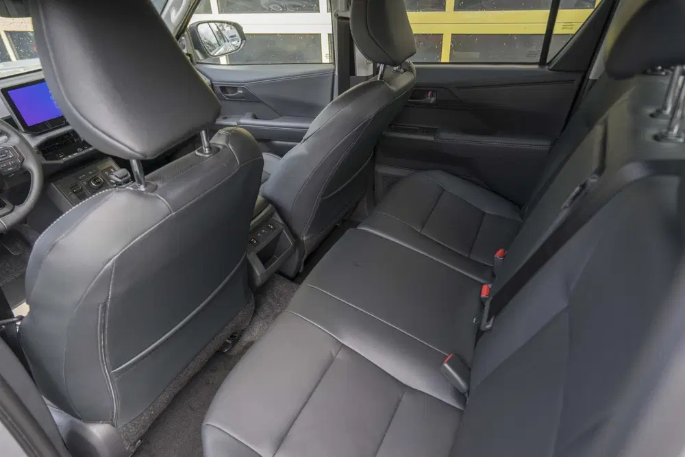 Toyota Hilux 2.8 D-4D Hybrid Invincible JBL Full Option uit 2026, foto 15
