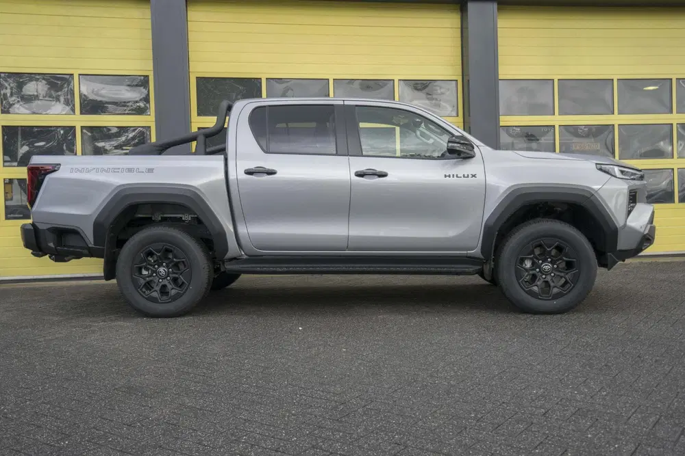 Toyota Hilux 2.8 D-4D Hybrid Invincible JBL Full Option uit 2026, foto 4