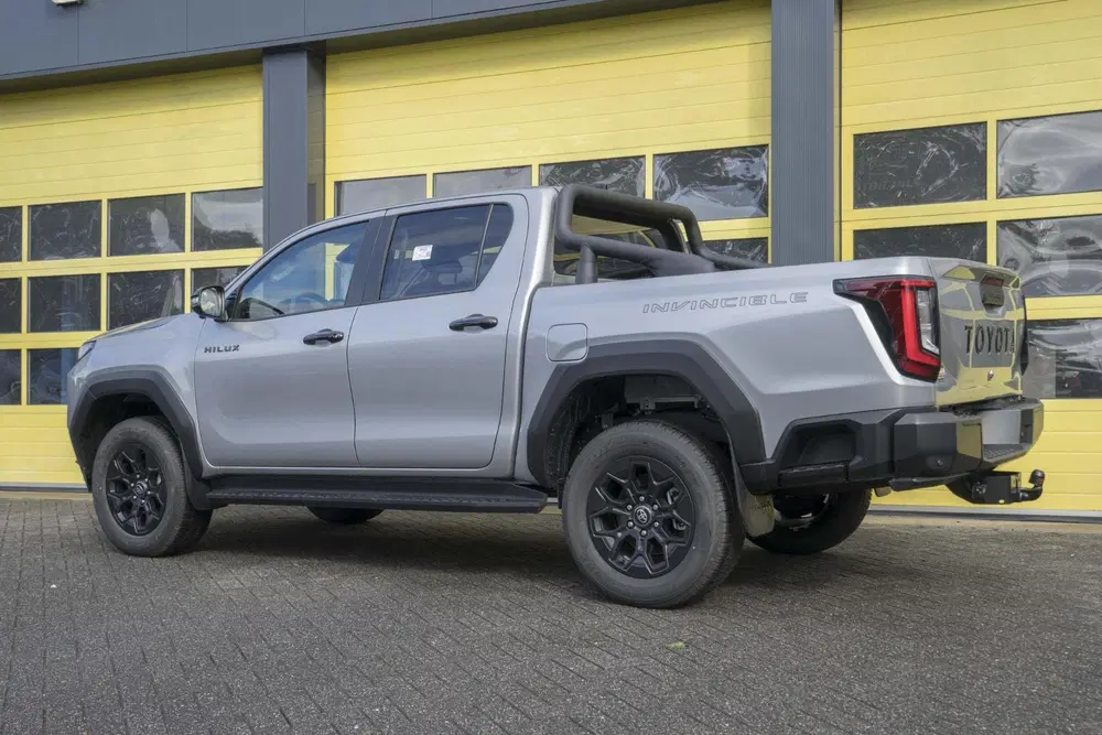 Toyota Hilux 2.8 D-4D Hybrid Invincible JBL Full Option uit 2026, foto 8