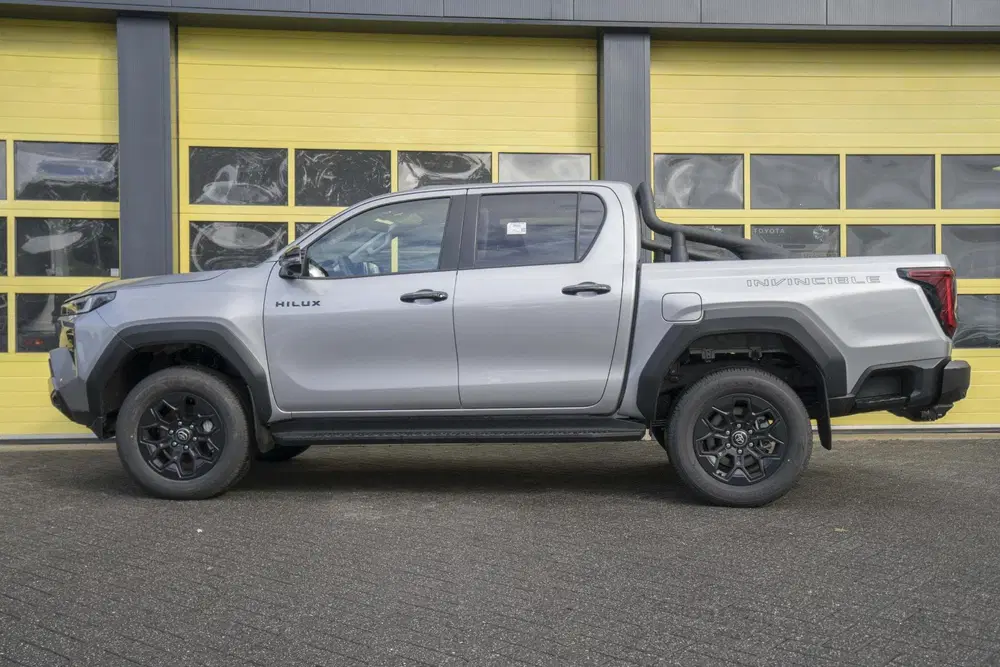 Toyota Hilux 2.8 D-4D Hybrid Invincible JBL Full Option uit 2026, foto 9