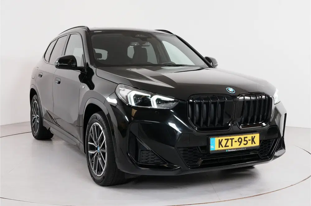 BMW X1 xDrive30e M-sport 327 pk PHEV uit 2023, foto 4