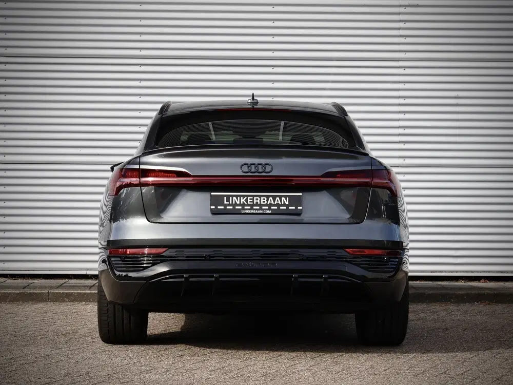 Audi Q8 55 quattro S Edition uit 2024, foto 13