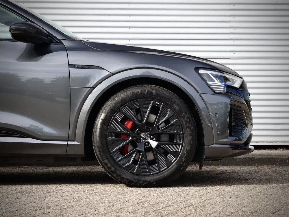 Audi Q8 55 quattro S Edition uit 2024, foto 15