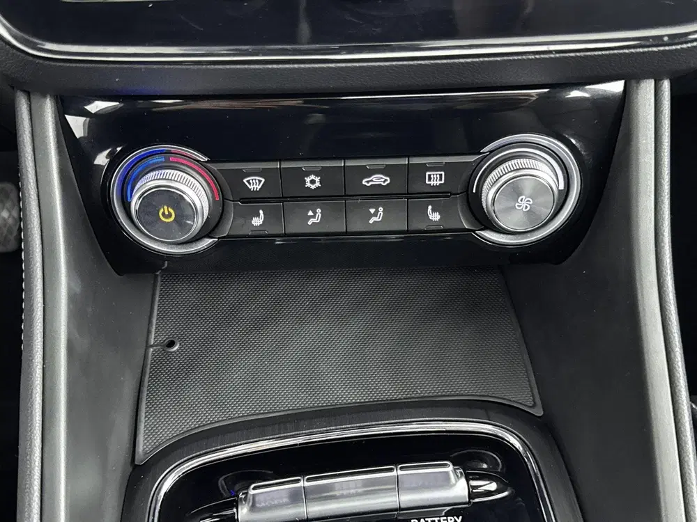 MG ZS EV Luxury 45 kWh Ledere bekleding uit 2021, foto 15