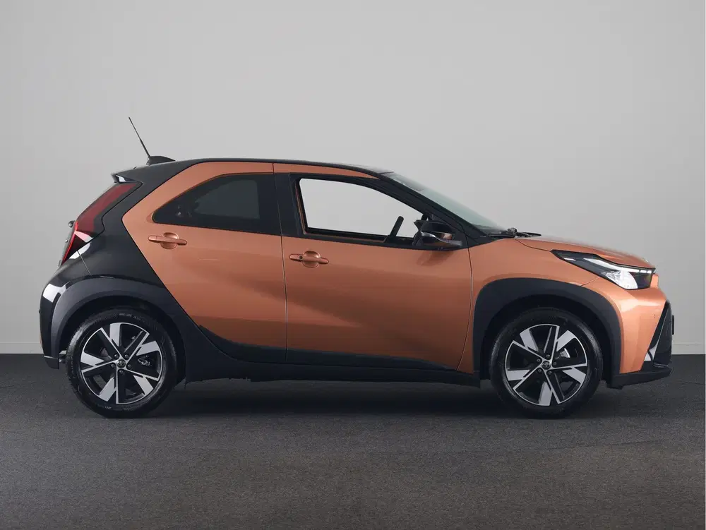 Toyota Aygo X Hybrid 115 pulse + Easy Pack (bj 2026) uit 2026, foto 3