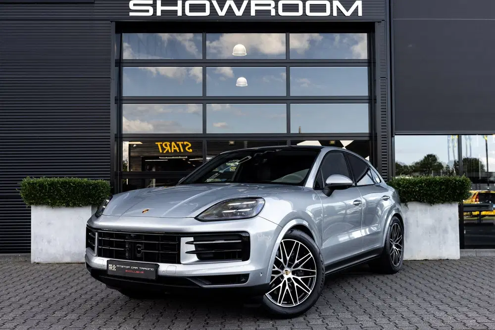 Porsche Cayenne Coupé 3.0 E-Hybrid uit 2024, foto 2