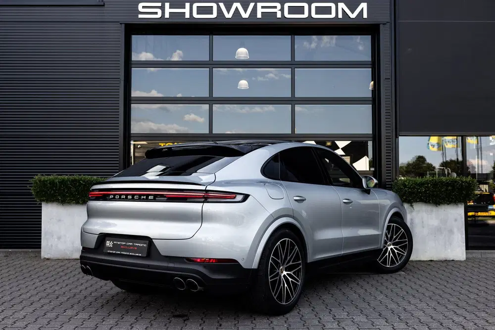 Porsche Cayenne Coupé 3.0 E-Hybrid uit 2024, foto 7