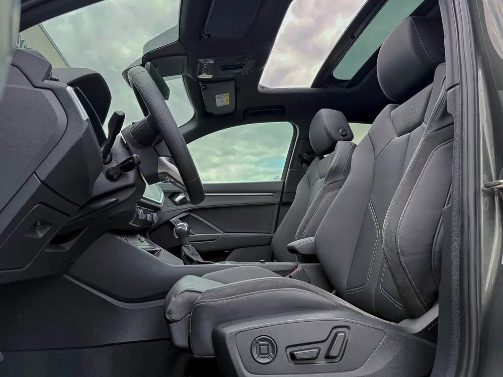 Audi Q3 45TFSI e 245pk S-Tronic Competition S Edit uit 2023, foto 3
