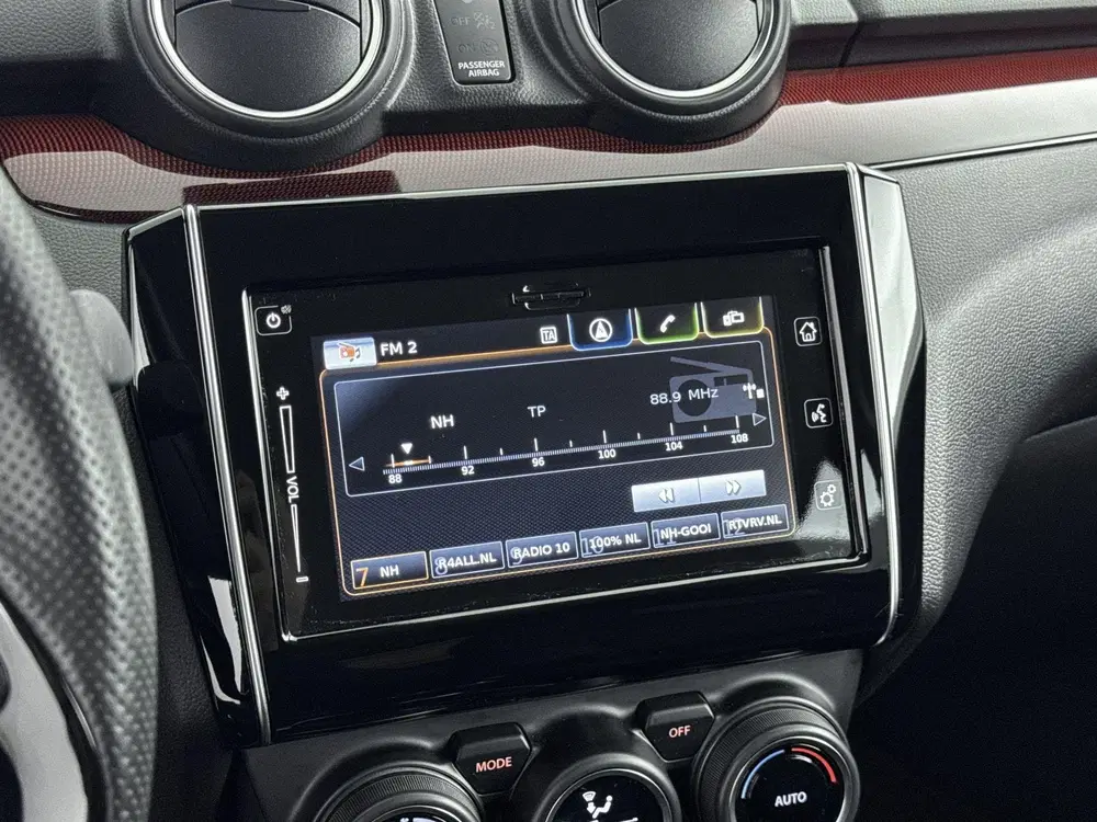 Suzuki Swift 1.4 Sport Smart Hybrid Navigatie uit 2024, foto 7