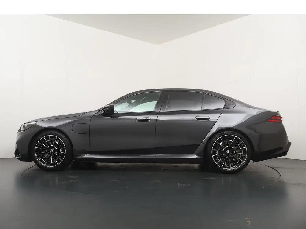 BMW M5 Sedan uit 2026, foto 12