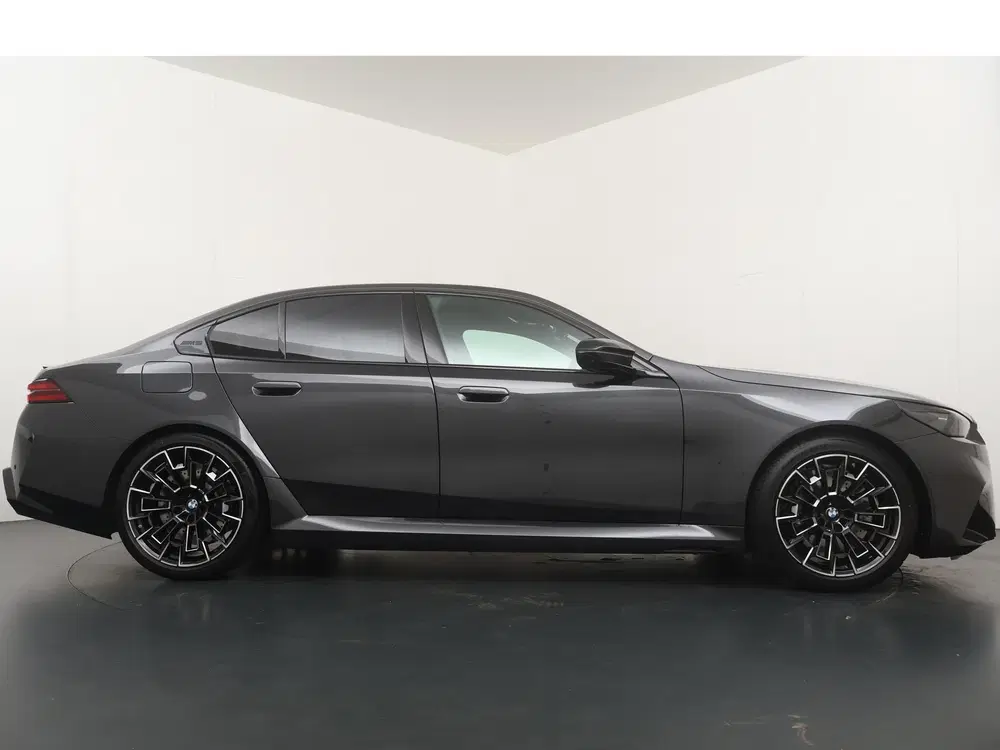 BMW M5 Sedan uit 2026, foto 8
