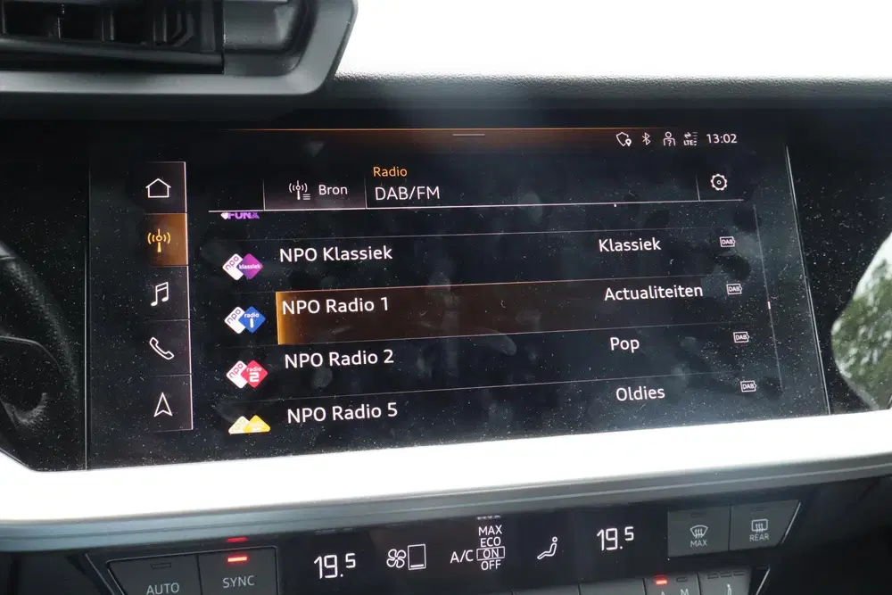 Audi A3 35 TFSI S edition uit 2022, foto 13