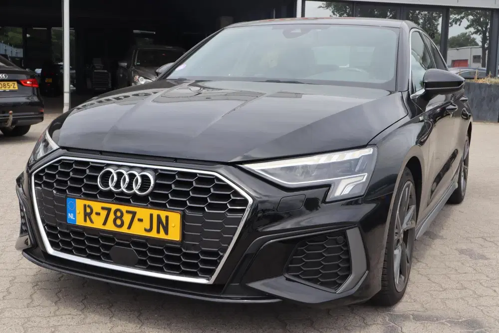 Audi A3 35 TFSI S edition uit 2022, foto 3