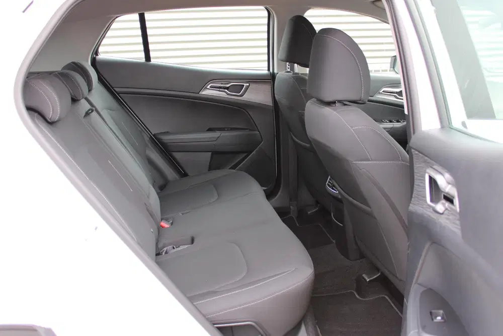 Kia Sportage 1.6 T-GDi MHEV ComfortLine Navigatie uit 2024, foto 15
