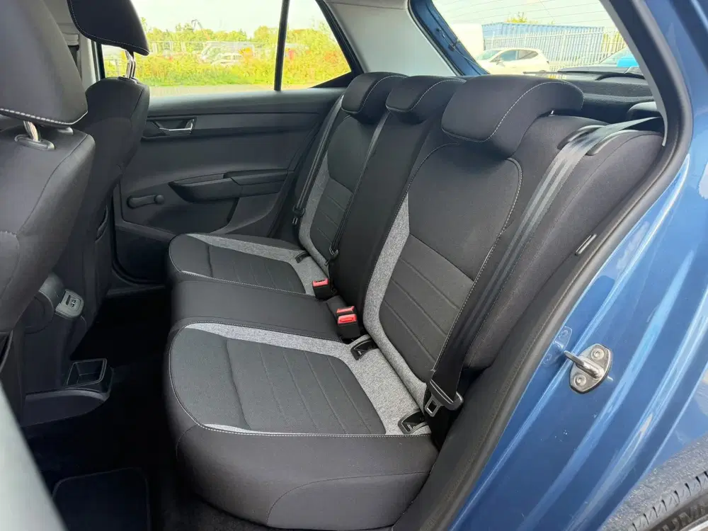 Skoda Fabia 1.0 TSI Business Edition uit 2020, foto 10