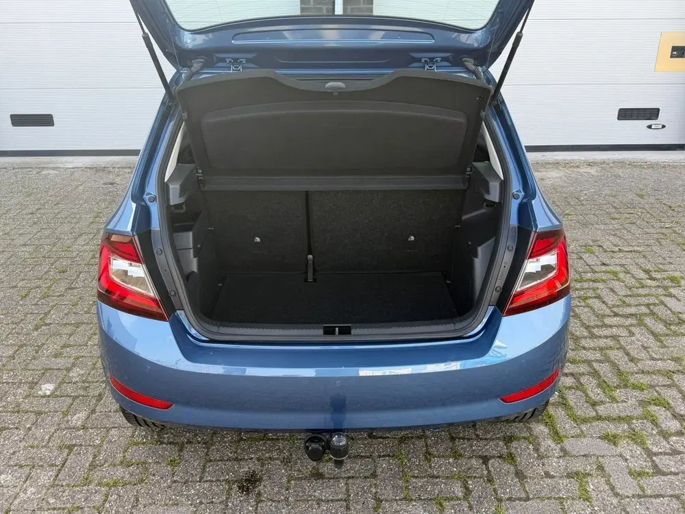Skoda Fabia 1.0 TSI Business Edition uit 2020, foto 6