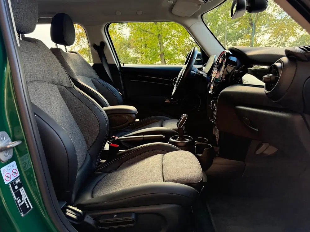 Mini Cooper 1.5 Cooper Classic uit 2023, foto 11