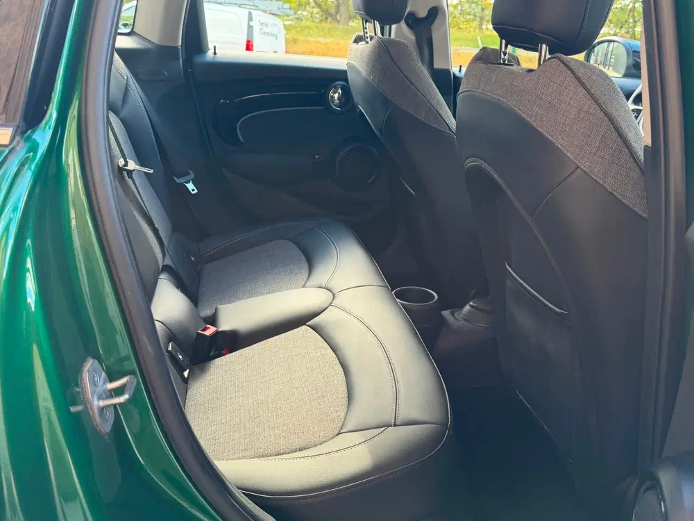 Mini Cooper 1.5 Cooper Classic uit 2023, foto 15