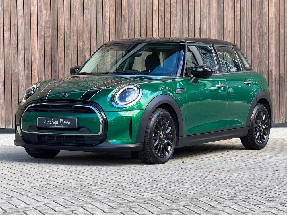 Mini Cooper 1.5 Cooper Classic uit 2023, foto 2