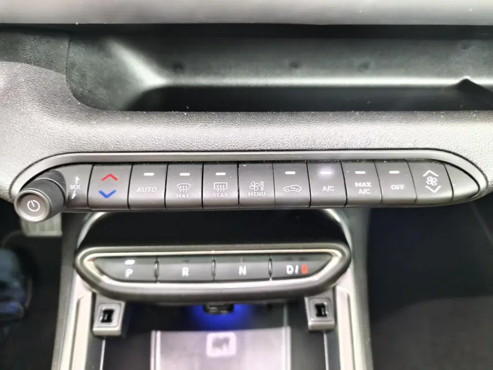 Jeep Avenger Summit 54 kWh uit 2025, foto 12