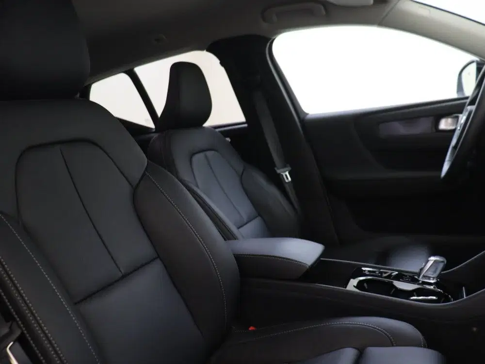 Volvo XC40 T4 Plus Dark uit 2023, foto 14