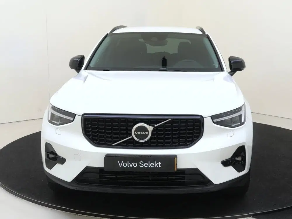 Volvo XC40 T4 Plus Dark uit 2023, foto 3