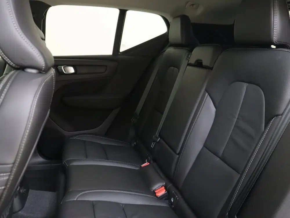 Volvo XC40 T4 Plus Dark uit 2023, foto 8
