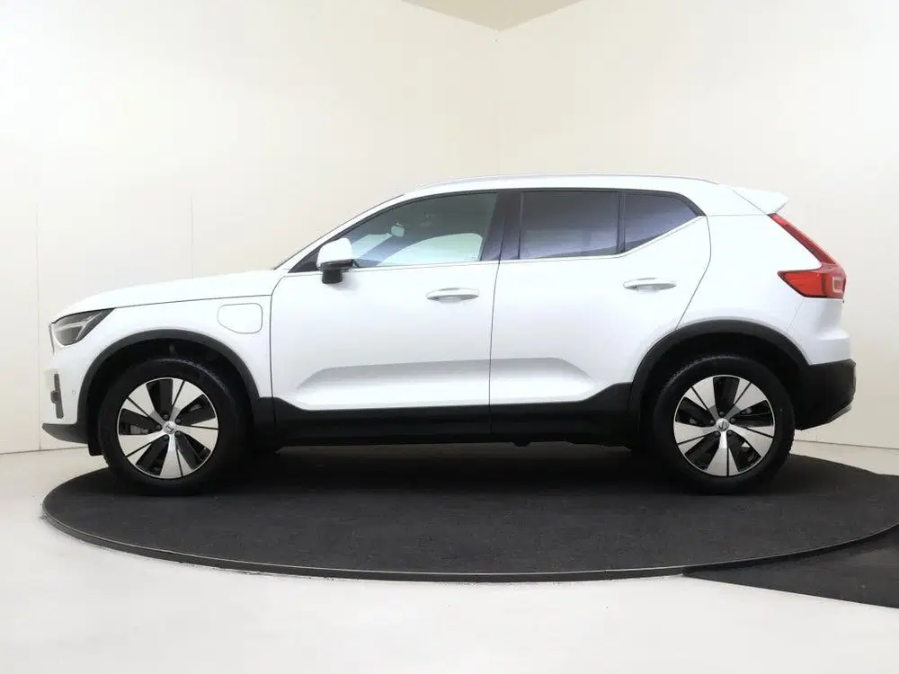 Volvo XC40 T4 Plus Bright uit 2023, foto 2