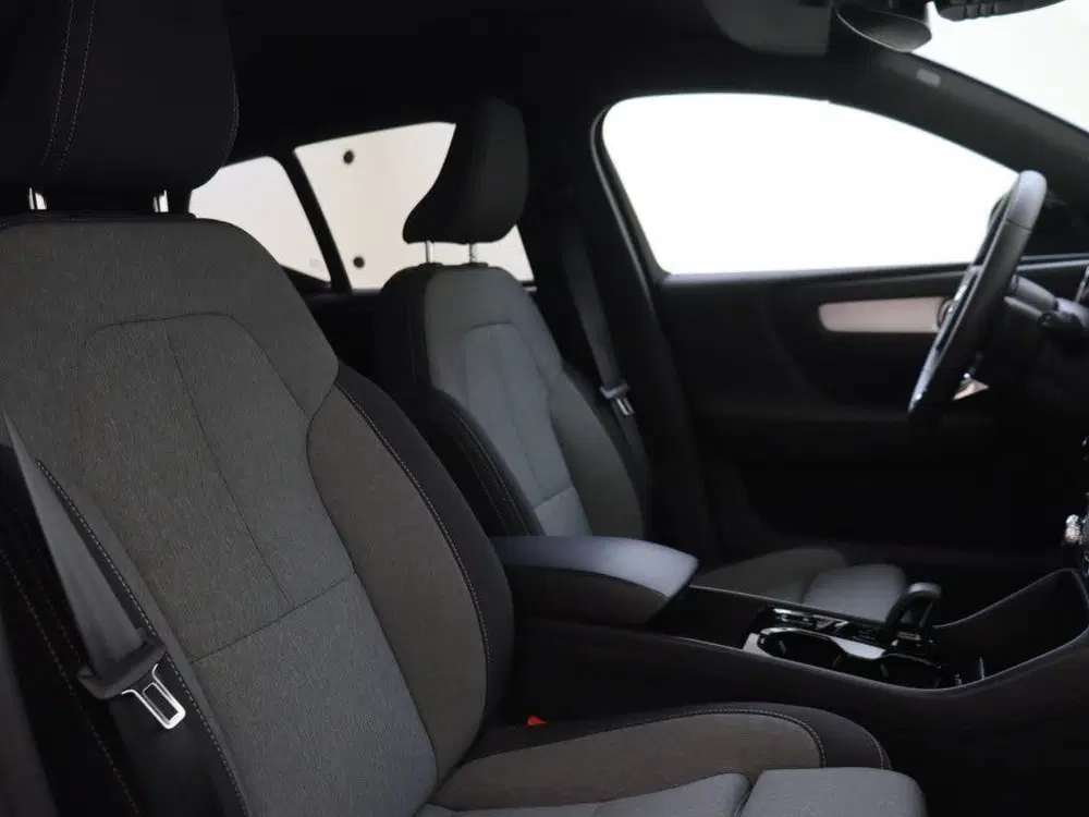 Volvo XC40 T4 Plus Dark uit 2023, foto 14