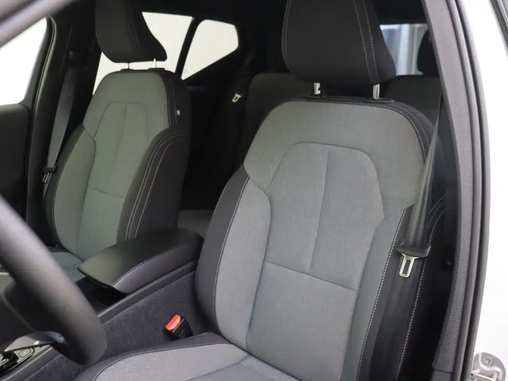 Volvo XC40 T4 Plus Dark uit 2023, foto 15