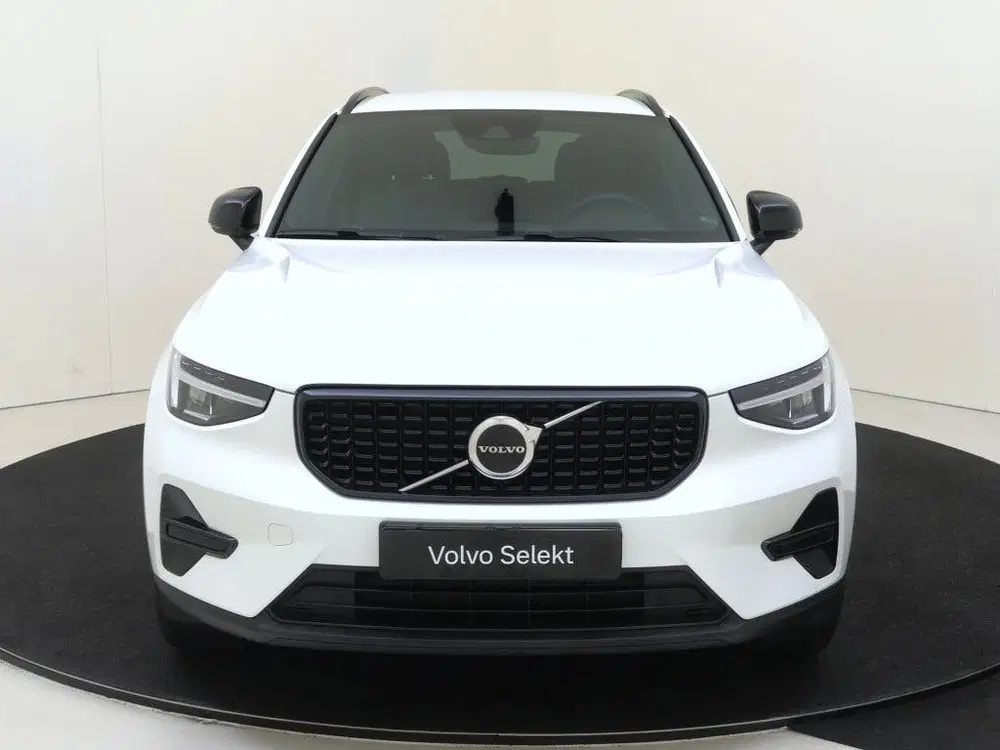 Volvo XC40 T4 Plus Dark uit 2023, foto 3