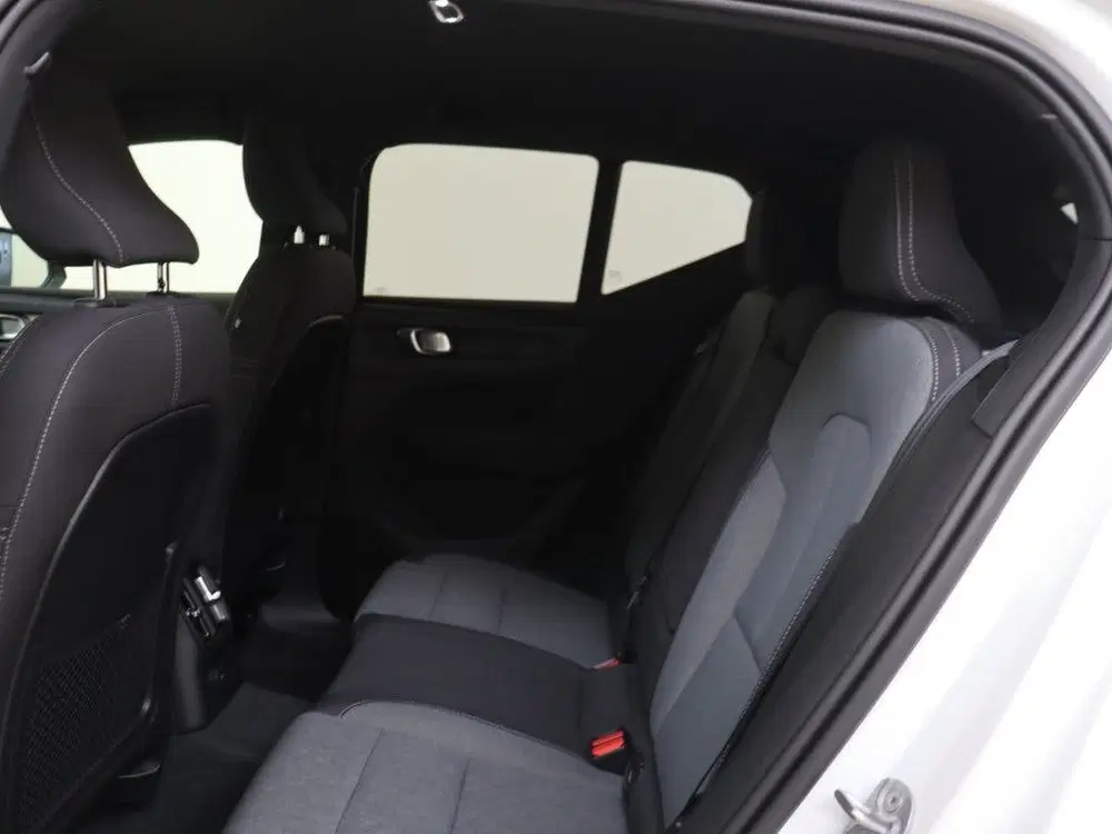 Volvo XC40 T4 Plus Dark uit 2023, foto 9
