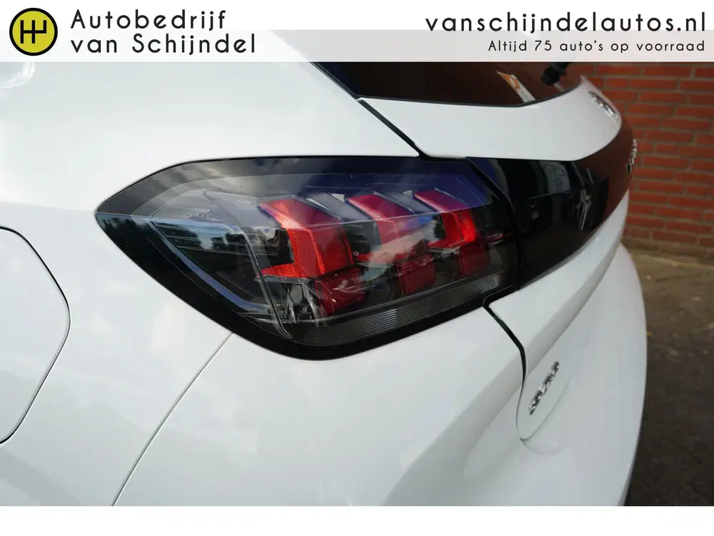 Peugeot 208 1.2 PURETECH STYLE LUXE DECEMBER 2023 FULL uit 2023, foto 14