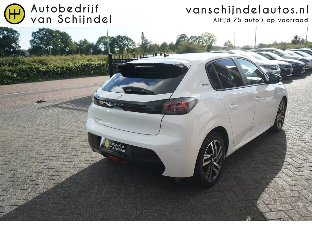 Peugeot 208 1.2 PURETECH STYLE LUXE DECEMBER 2023 FULL uit 2023, foto 5