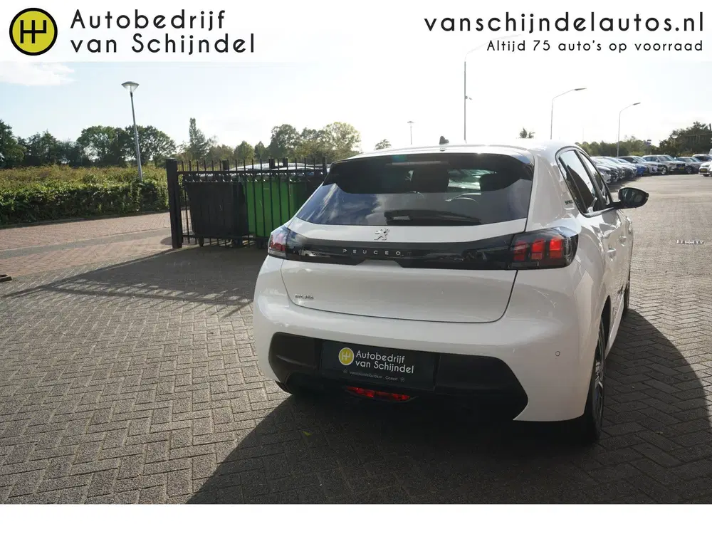 Peugeot 208 1.2 PURETECH STYLE LUXE DECEMBER 2023 FULL uit 2023, foto 6