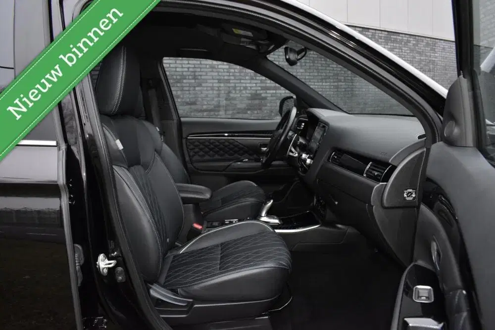 Mitsubishi Outlander 2.4 PHEV Diamand Edition LEDER VOL 360 uit 2020, foto 11