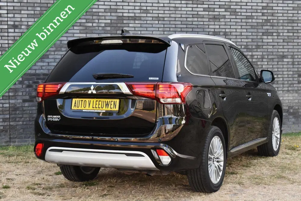 Mitsubishi Outlander 2.4 PHEV Diamand Edition LEDER VOL 360 uit 2020, foto 2