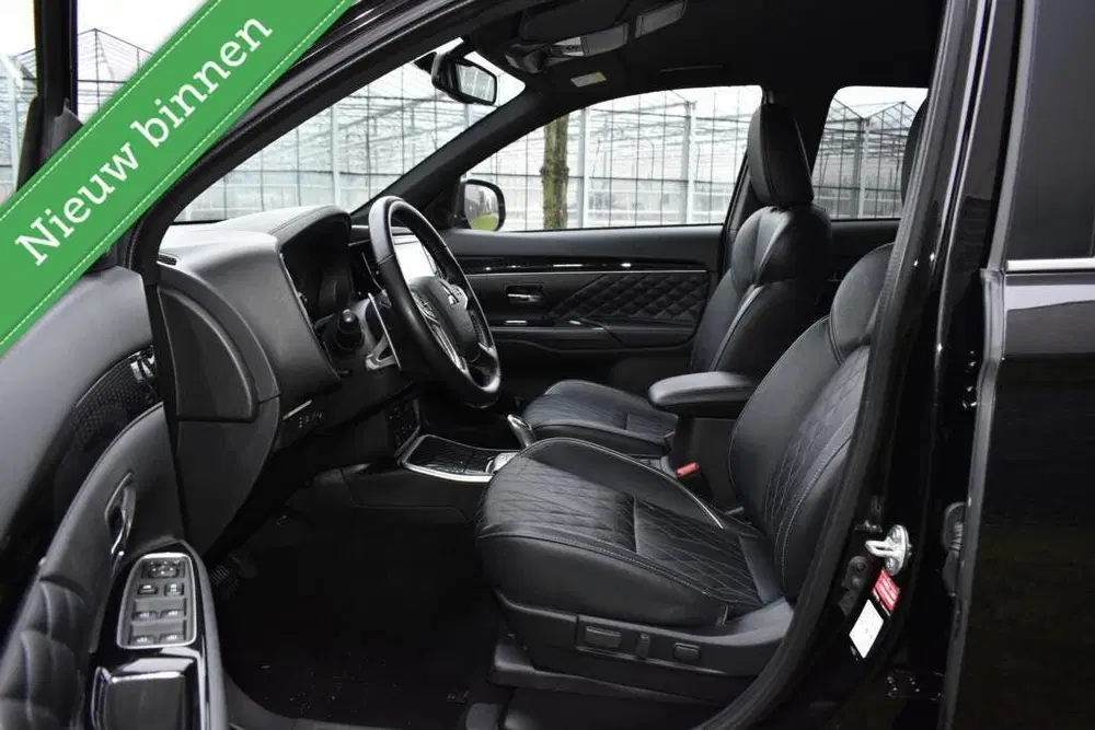 Mitsubishi Outlander 2.4 PHEV Diamand Edition LEDER VOL 360 uit 2020, foto 5
