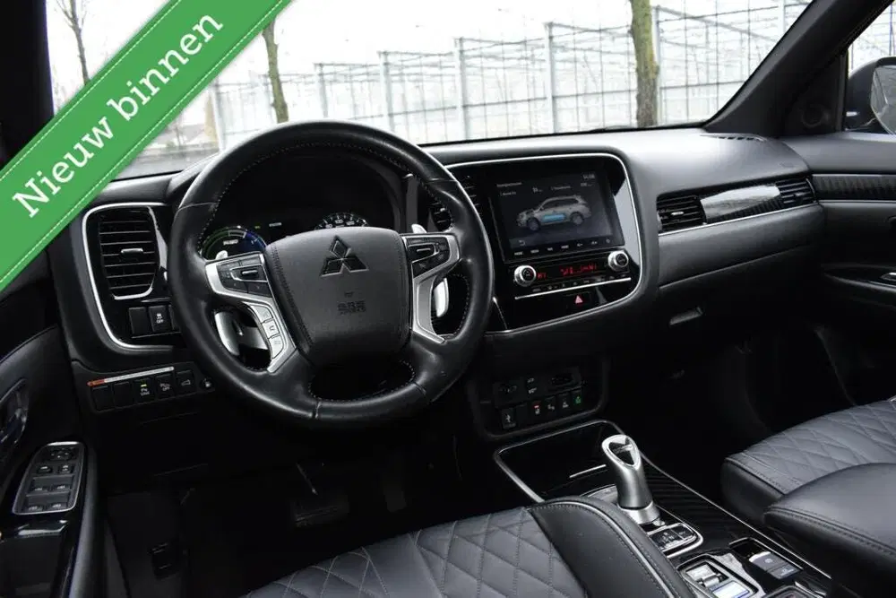 Mitsubishi Outlander 2.4 PHEV Diamand Edition LEDER VOL 360 uit 2020, foto 7