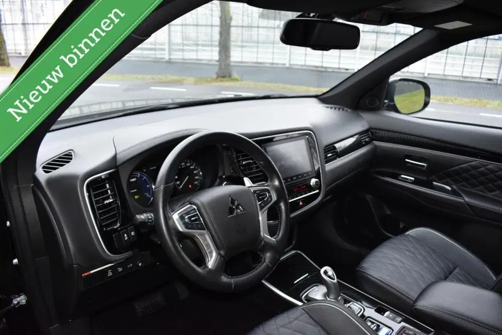 Mitsubishi Outlander 2.4 PHEV Diamand Edition LEDER VOL 360 uit 2020, foto 9