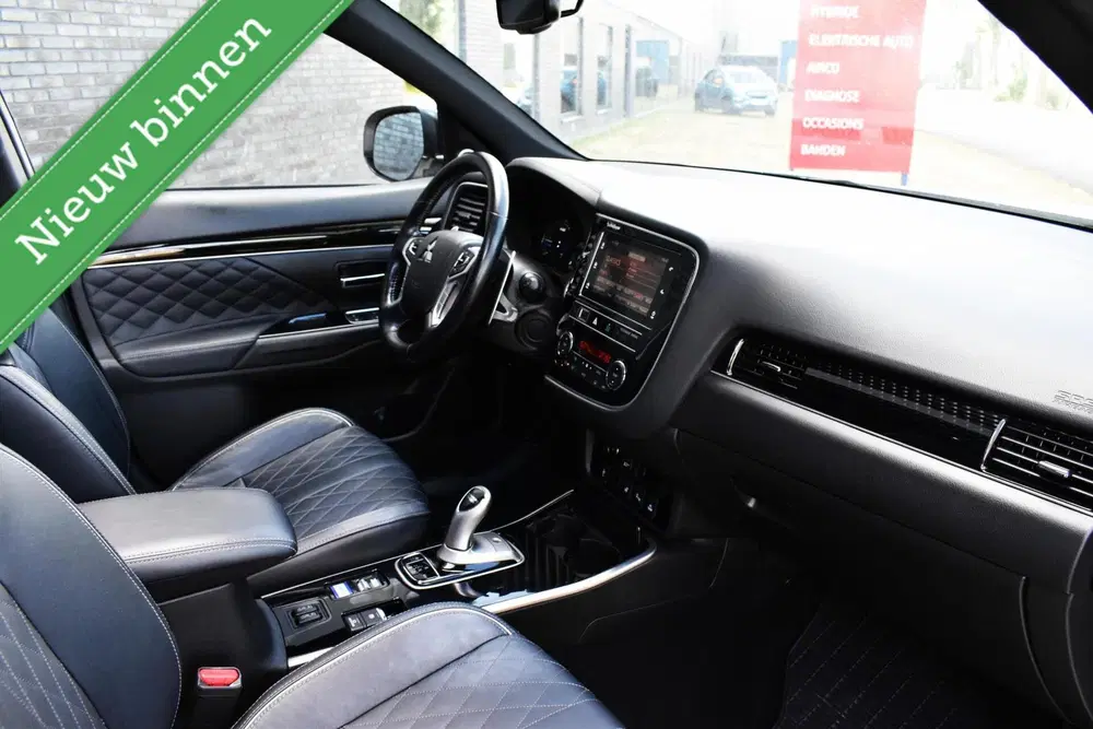 Mitsubishi Outlander 2.4 PHEV Diamand Edition LEDER VOL 360 uit 2019, foto 15
