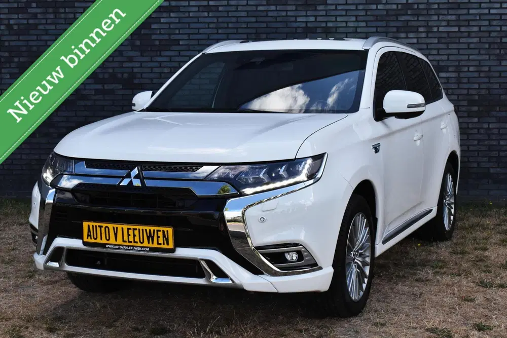 Mitsubishi Outlander 2.4 PHEV Diamand Edition LEDER VOL 360 uit 2019, foto 3